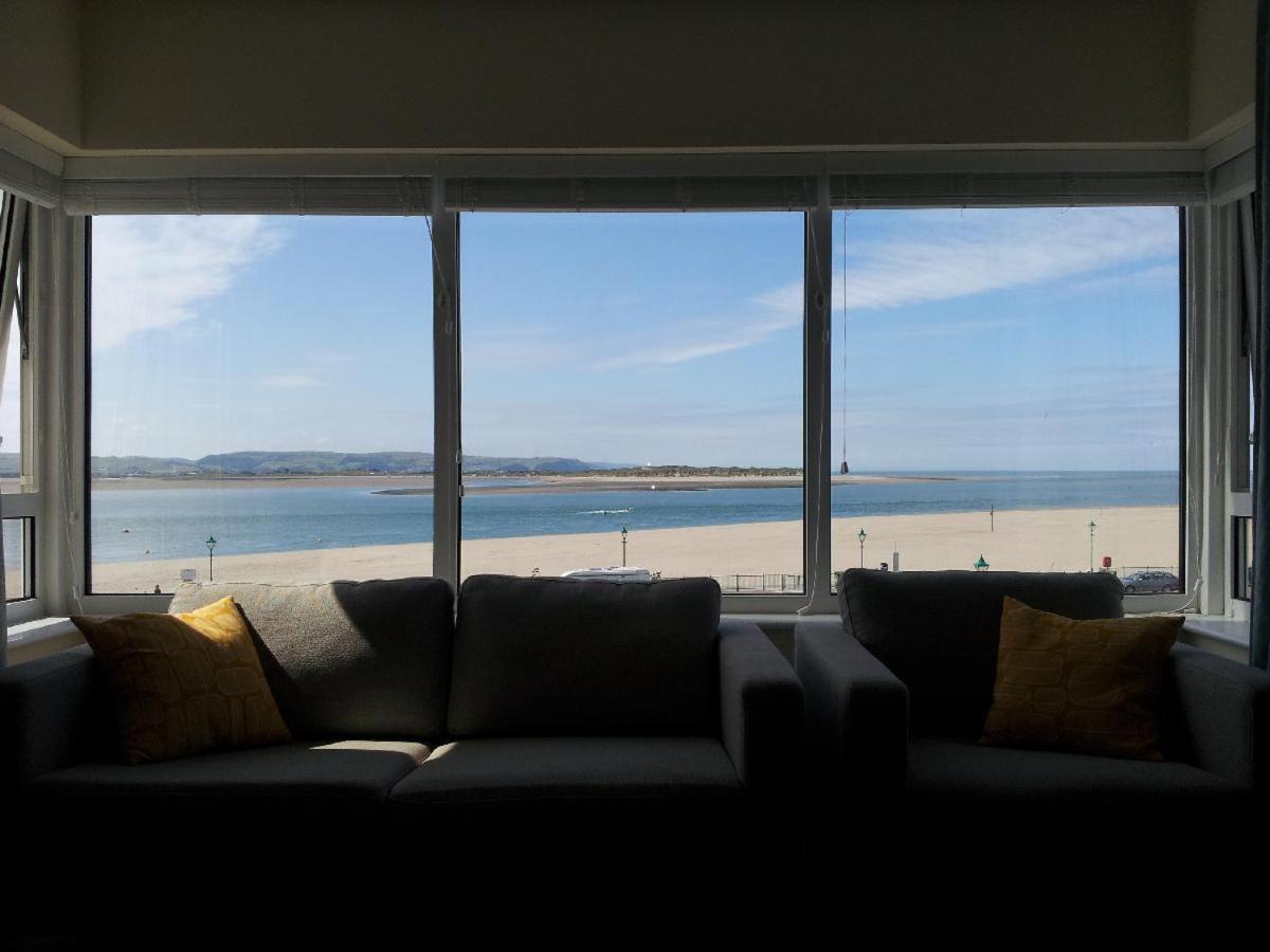Lovely Seafront 2 Bedroom Apartment 4 アバードベイ エクステリア 写真