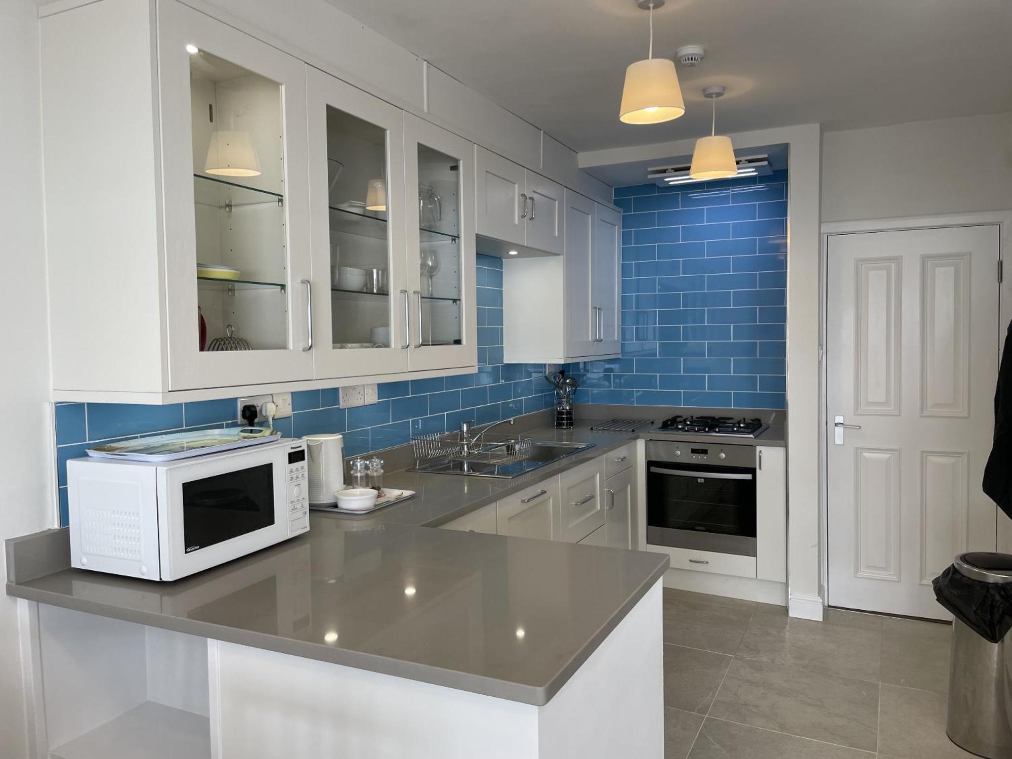 Lovely Seafront 2 Bedroom Apartment 4 アバードベイ エクステリア 写真